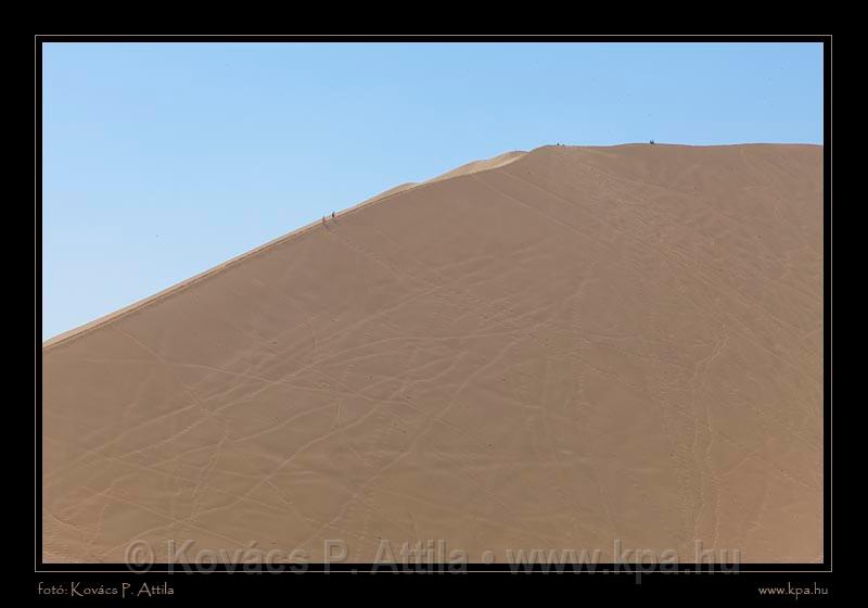 Huacachina Oasis Peru 15.jpg